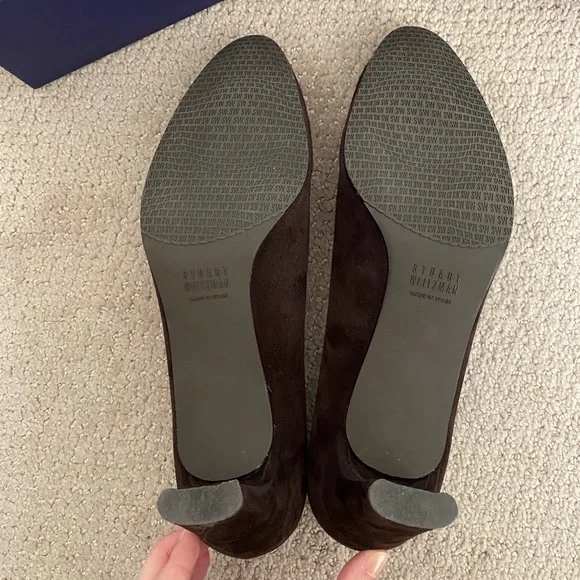 Stuart Weitzman Chicpump | Size 9.5 | Cola Suede - Picture 4 of 5